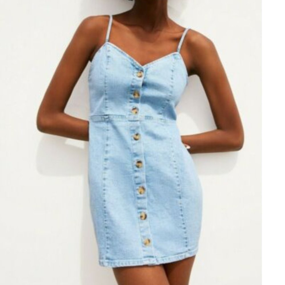ZARA / SS20 WOMAN SHORT DENIM MINI DRESS BUTTONED V-NECK BLUE  8197/036 - S
